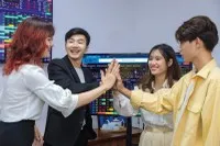Kỷ luật đầu tư giúp nhà đầu tư tránh bị cuốn theo những biến động ngắn hạn, tin đồn hay cảm xúc nhất thời