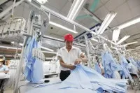 Mỹ là thị trường xuất khẩu lớn nhất của Việt Nam, tập trung vào các sản phẩm công nghệ cao (hàng điện tử tiêu dùng, điện thoại thông minh), hàng may mặc, giày dép