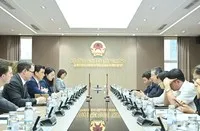 Thứ trưởng Bộ Nông nghiệp và Môi trường Hoàng Trung làm việc với đoàn công tác của Hoa Kỳ.