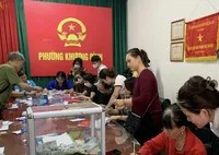 Người dân và các đoàn thể khuyên góp hỗ trợ các nạn nhân vụ cháy chung cư mini