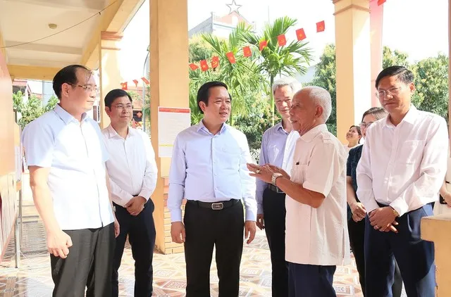 Lãnh đạo tỉnh Hưng Yên, lãnh đạo phường Phố Hiến kiểm tra công tác chuẩn bị bầu cử tại khu vực bỏ phiếu số 11, Tổ dân phố An Thịnh.