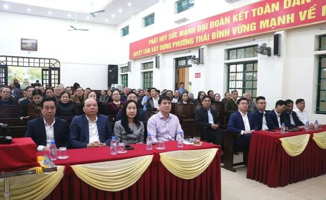 Các đại biểu và cử tri tại hội nghị.
