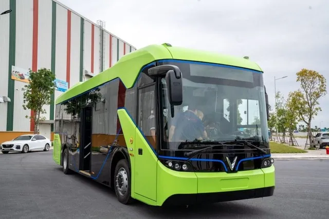 Tăng sử dụng phương tiện công cộng được IEA khuyến nghị để giúp giảm áp lực về nguồn cung xăng dầu.