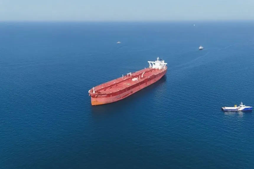 IEA: Tồn kho dầu toàn cầu lao dốc kỷ lục vì gián đoạn ở eo biển Hormuz