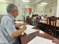 Trái chủ trái phiếu An Đông làm hồ sơ tố cáo để được thành bị hại tại cơ quan công an.