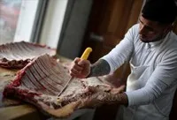 Thịt bò được bán ở cửa hàng tại Buenos Aires, Argentina ngày 10/6/2024. Ảnh: REUTERS/TTXVN