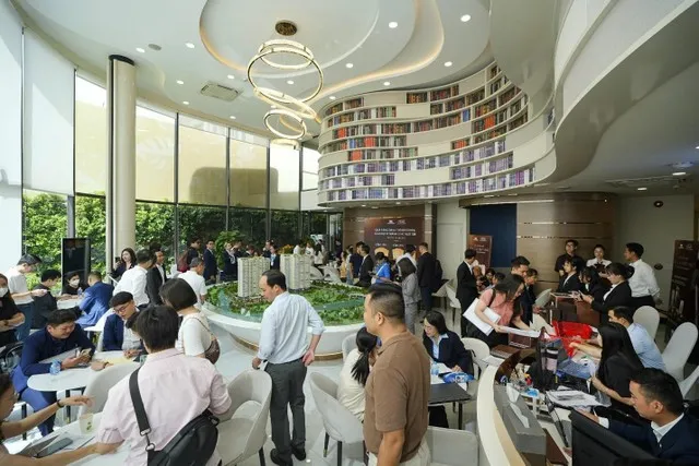 Chủ đầu tư thường xuyên tổ chức sự kiện để khách hàng tham quan công trường và nhà mẫu dự án