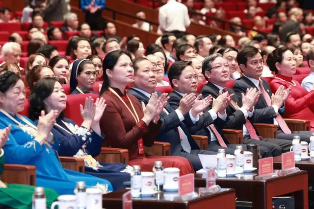Các đại biểu tham dự phiên khai mạc.