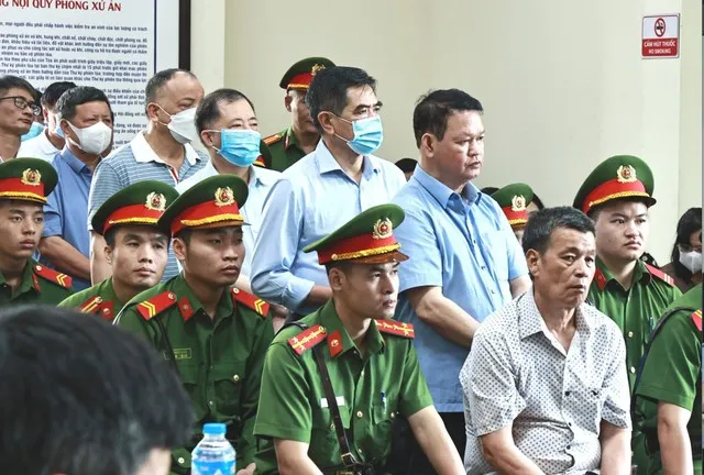 Các bị cáo tại phiên xét xử sơ thẩm, Tòa án Nhân dân tỉnh Lào Cai.