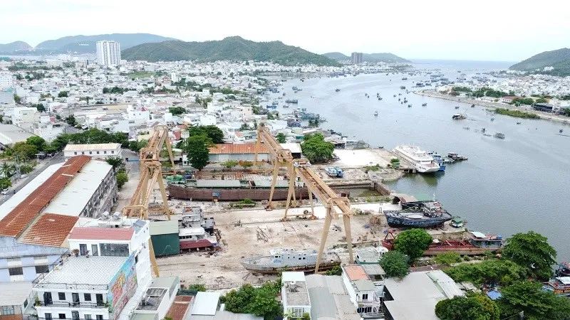 Công ty TNHH MTV Đóng tàu Nha Trang nợ hàng chục tỷ đồng tiền bảo hiểm xã hội. Ảnh: K.N 