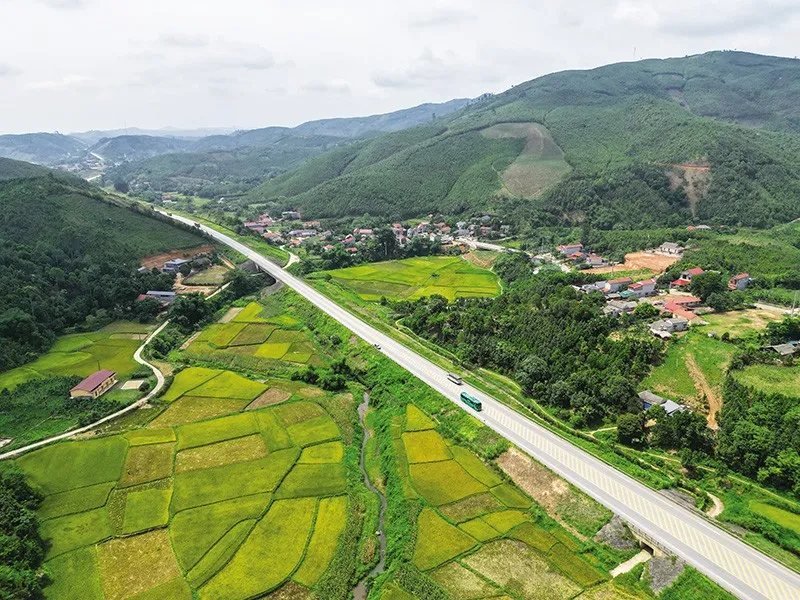 Quy định mở rộng giới hạn đầu tư vốn nhà nước để thành lập mới và bổ sung vốn điều lệ giúp doanh nghiệp nhà nước có đủ nguồn lực thực hiện tốt vai trò, sứ mệnh được giao phó. Ảnh: Đức Thanh 