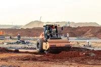 Huy động và sử dụng hiệu quả các nguồn lực đầu tư, nhất là đầu tư công sẽ giúp đạt mục tiêu tăng trưởng 2 con số. Ảnh: Đức Thanh