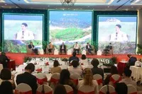 Phiên thảo luận chủ đề Động lực tăng trưởng kép tại hội thảo "Tiên phong chuyển đổi kép vì một Việt Nam xanh hơn" do Báo Đầu tư tổ chức ngày 12/11 thu hút sự quan tâm lớn. Ảnh Dũng Minh