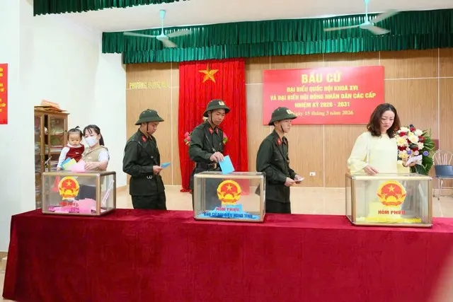 Tính đến 09h, đã có 08/22 khu vực bỏ phiếu sớm đã đạt 100% tỷ lệ cử tri đi bầu: 03 khu vực bỏ phiếu phường Móng Cái 1 (số 8,16,30); khu vực bỏ phiếu số 24 phường Hạ Long; 03 khu vực bỏ phiếu xã Điền Xá (5,8,10); khu vực bỏ phiếu số 4 xã Quảng La.
