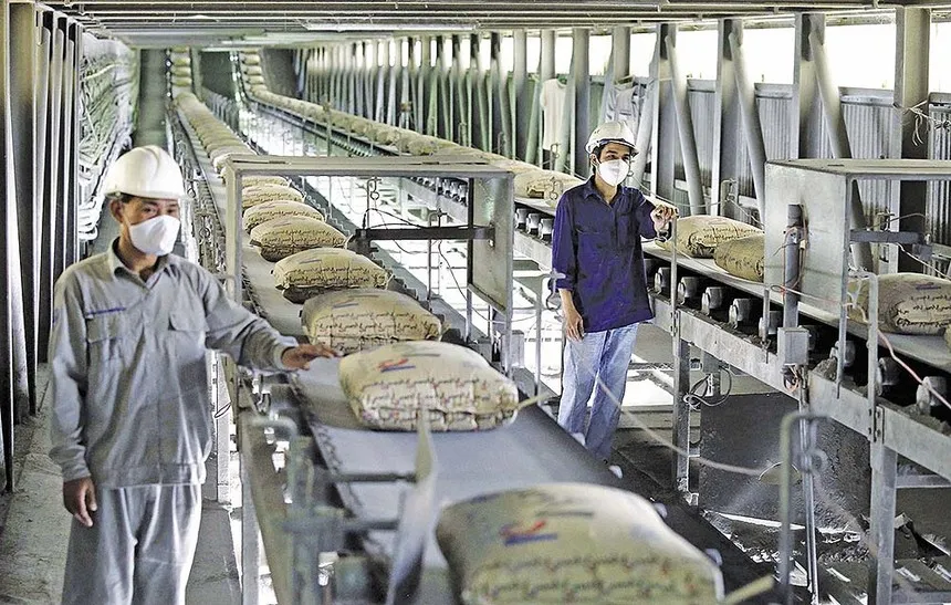 Các quy định chồng chéo, phức tạp và không cần thiết cần được cắt bỏ để tạo điều kiện thuận lợi cho doanh nghiệp phát triển (Ảnh: Dũng Minh) 