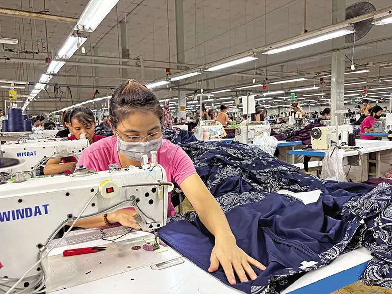 Chuyển đổi công nghệ là giải pháp giúp doanh nghiệp dệt may chống chịu trước biến động 