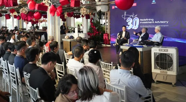 Các chuyên gia chia sẻ tại sự kiện.