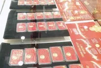Để chiếm được cảm tình, Lan Anh đã đưa bà V. đến các cửa hàng xe máy, cửa hàng vàng… rồi thực hiện việc mua bán với giá ưu đãi thu tiền lãi ngay. (Ảnh minh họa: Trần Việt/TXVN).