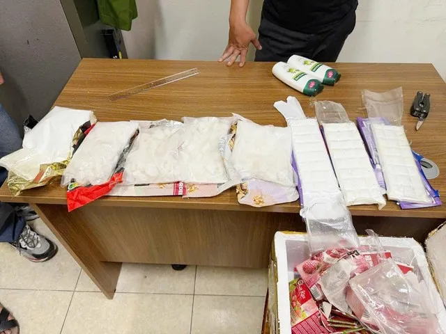3,1 kg ketamin giấu trong túi hạt tổng hợp và kẹo socola.