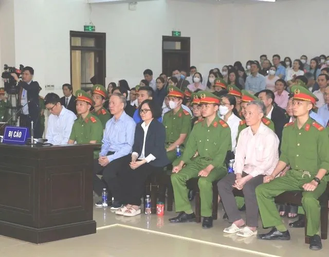 Các bị cáo tại phiên toà phúc thẩm sáng 25/3