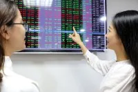 Công ty bảo hiểm không được kinh doanh bất động sản, nhưng được phép mua cổ phiếu bất động sản trên sàn chứng khoán. Ảnh: Dũng Minh