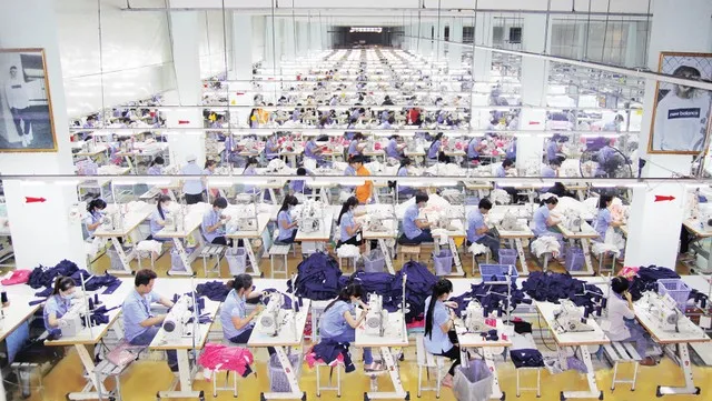 Doanh nghiệp Dệt may Việt Nam xuất khẩu sang Mỹ đang bất ngờ và lo lắng về chính sách thuế Mỹ áp với hàng hóa Việt Nam