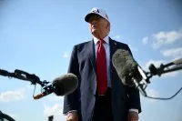 Tổng thống Donald Trump phát biểu trước báo giới tại căn cứ quân sự Andrews ở Maryland, Mỹ vào ngày 3/7. Ảnh: AFP