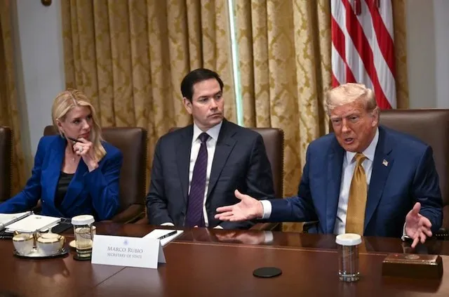 Tổng thống Mỹ Donald Trump phát biểu trong cuộc họp nội các tại Nhà Trắng vào ngày 8/7. Ảnh: AFP