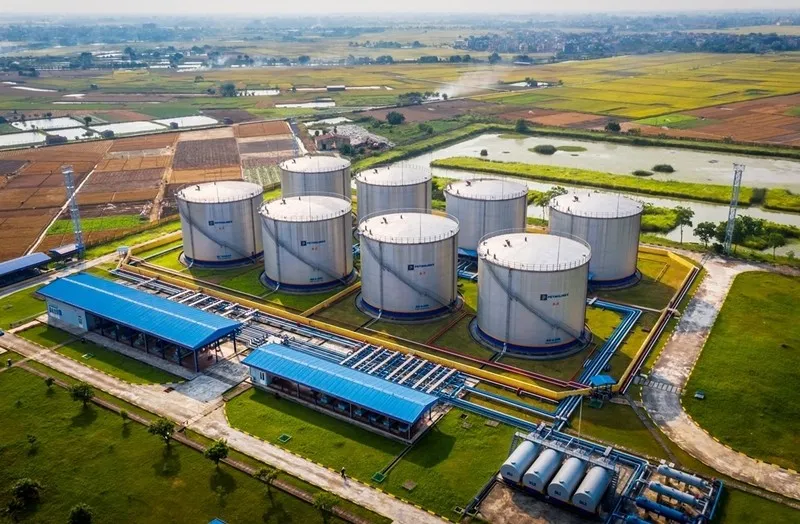 Bộ Công thương nghiên cứu các giải pháp nâng cao năng lực dự trữ xăng dầu, mục tiêu đảm bảo mức dự trữ tối thiểu 90 ngày nhập khẩu.