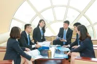 Nhiều ngân hàng đang đẩy mạnh công tác đào tạo bán bảo hiểm cho nhân viên của mình