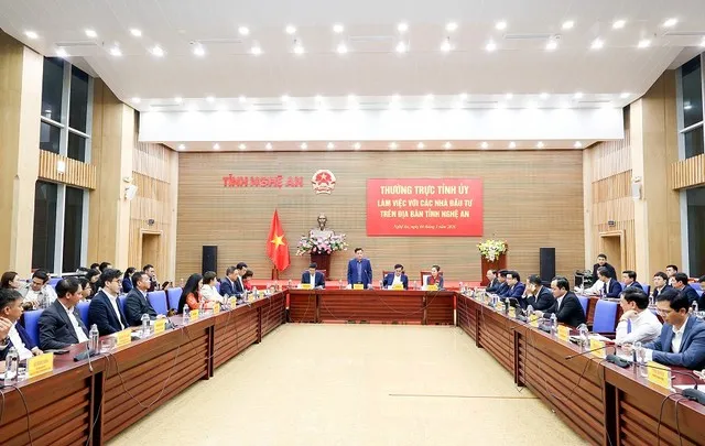 Quang cảnh cuộc họp.