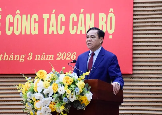 Chủ tịch UBND tỉnh Võ Trọng Hải phát biểu giao nhiệm vụ.