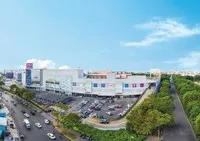 Ngành bán lẻ đang chứng kiến ngày càng nhiều các dự án quy mô, hiện đại. Ảnh Bình Minh.