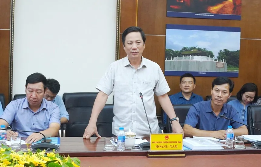 Phó Chủ tịch Thường trực UBND tỉnh Quảng Trị Hoàng Nam phát biểu tại buổi làm việc.