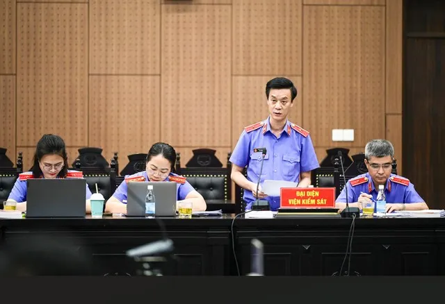 Đại diện Viện Kiểm sát giữ quyền công tố và kiểm sát xét xử tại phiên tòa. Ảnh: HN