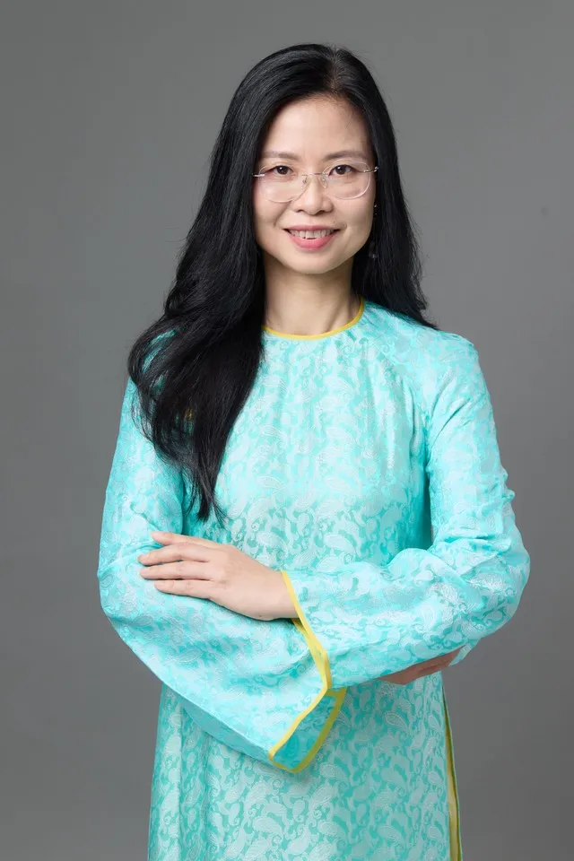"Tôi vinh dự là Tổng giám đốc người Việt đầu tiên, với kinh nghiệm lâu năm làm việc tại ngân hàng toàn cầu và am hiểu sâu sắc thị trường Việt Nam" - Bà Nguyễn Thúy Hạnh, Tổng giám đốc kiêm Giám đốc Khối Khách hàng doanh nghiệp và đầu tư, Ngân hàng Standard Chartered Việt Nam.