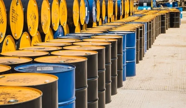 Việt Nam đã chi gần 4,59 tỷ USD nhập khẩu xăng dầu thành phẩm và dầu thô trong quý I/2026, tăng rất mạnh so với cùng kỳ. 