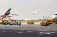 Cảng hàng không quốc tế Tân Sơn Nhất đang khai thác nhiều đường bay đi/đến của các hãng hàng không trên thế giới.