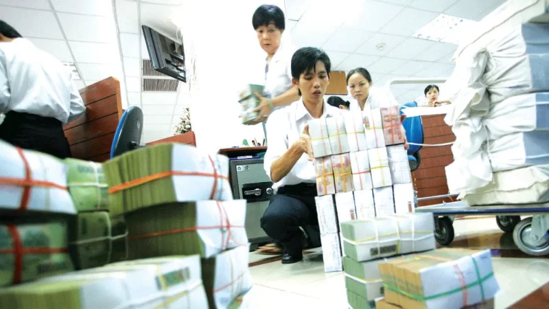 Nhiều ngân hàng gần hết room tăng trưởng tín dụng cả năm