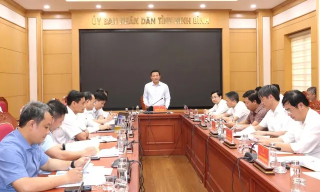 Ông Nguyễn Cao Sơn, Phó Chủ tịch UBND tỉnh Ninh Bình phát biểu chỉ đạo tại hội nghị. Ảnh: Lương Hậu