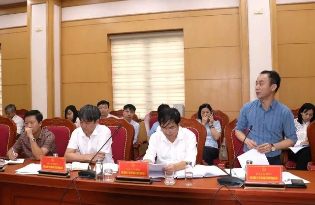 Đại diện Ban Quản lý dự án đầu tư xây dựng số 2 phát biểu tại hội nghị. Ảnh: Lương Hậu