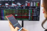 Nếu các công ty chứng khoán buông lỏng kỷ luật cho vay, dòng tiền margin sẽ tăng mạnh vào những cổ phiếu có tính đầu cơ cao