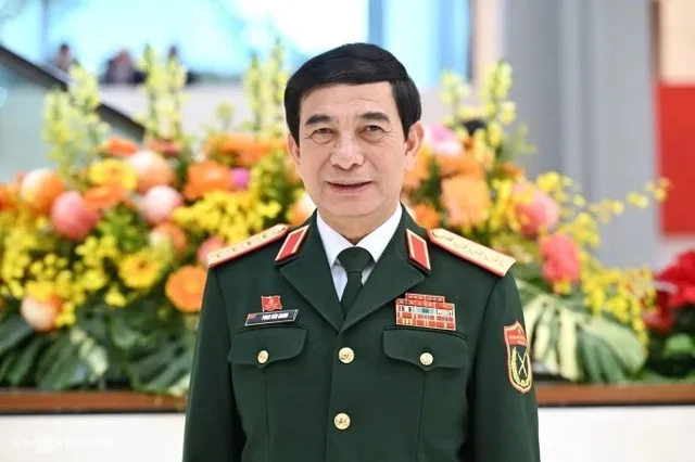 Phó Thủ tướng Chính phủ Phan Văn Giang, Ủy viên Ban Thường vụ Đảng ủy Chính phủ.