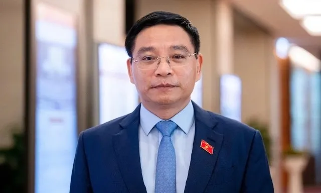 Phó Thủ tướng Chính phủ Nguyễn Văn Thắng, Ủy viên Ban Thường vụ Đảng ủy Chính phủ.