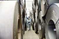 Những thay đổi mang tính chiến lược, đột phá của Bộ Chính trị về kinh tế tư nhân đang thúc giục khu vực này bắt tay thực hiện ấp ủ, mong muốn cống hiến. Trong ảnh: Hoạt động sản xuất công nghiệp tại Tập đoàn Hòa Phát. Ảnh: Đức Thanh