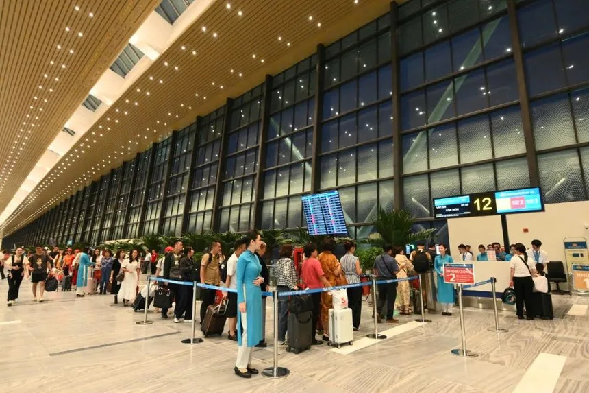 Bên trong Nhà ga hành khách T3, Cảng hàng không quốc tế Tân Sơn Nhất. 