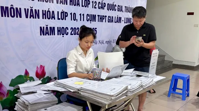 Những tập hồ sơ đều phục vụ cho việc đăng ký mua nhà ở xã hội.