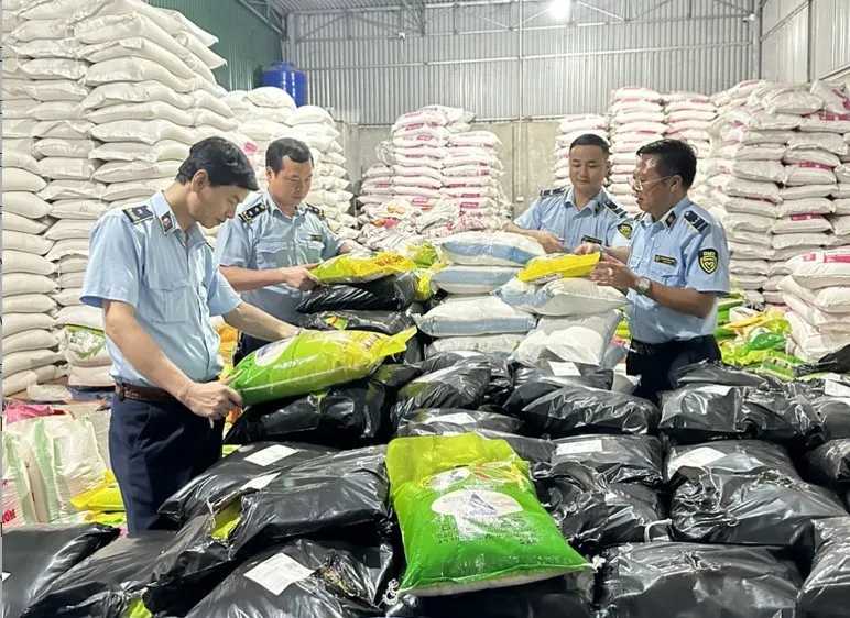 Lực lượng Quản lý thị trường Bắc Ninh tăng cường kiểm tra, xử lý vi phạm về kinh doanh.