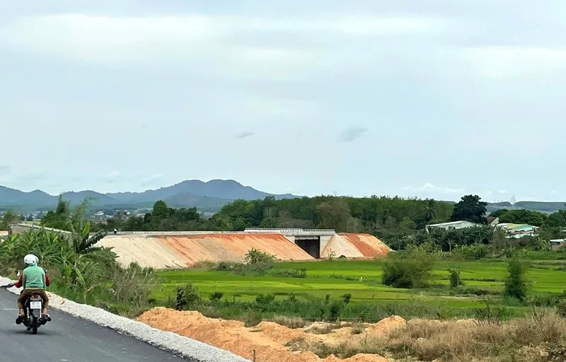 Tỷ lệ giải ngân vốn đầu tư công ở khu vực phía Tây Quảng Ngãi có nhiều chuyển biến tích cực.