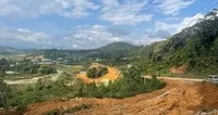 Dự án đầu tư xây dựng cải tạo, nâng cấp Tỉnh lộ 676 có tổng vốn đầu tư 1.300 tỷ đồng. Ảnh: Thanh Chung